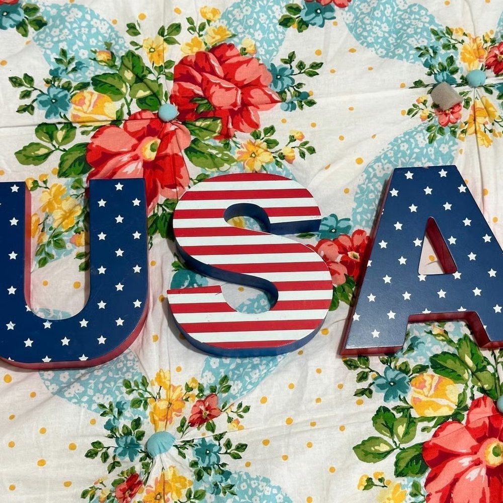 USA Wooden Decor
